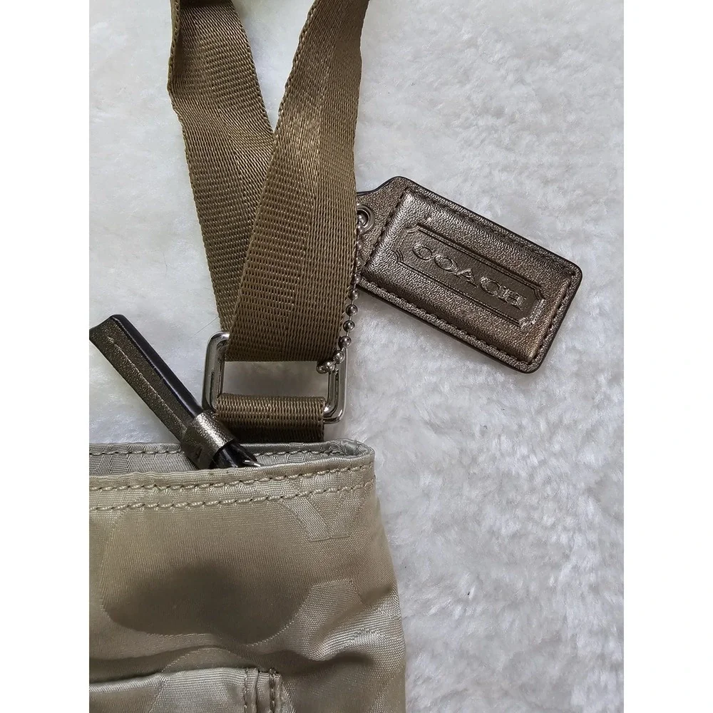 Coach Signature C Canvas Crossbody Bag‎ - Picture 3 of 10